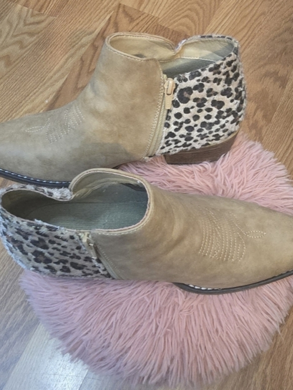 Roper Women's Sedona Cheetah Snip Toe Cowboy Booties Sz 10.5 - Picture 2 of 5